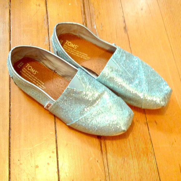 TOMS shoes!!!