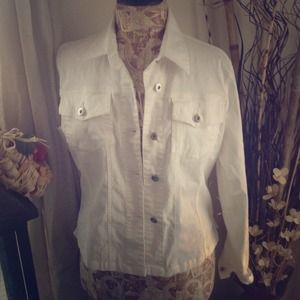 SOLD IN A BUNDLE White denim style jacket