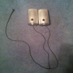 •• Sony Headphone Jack Speakers