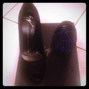 SOLD📍GIUSEPPE ZANOTTI black heel