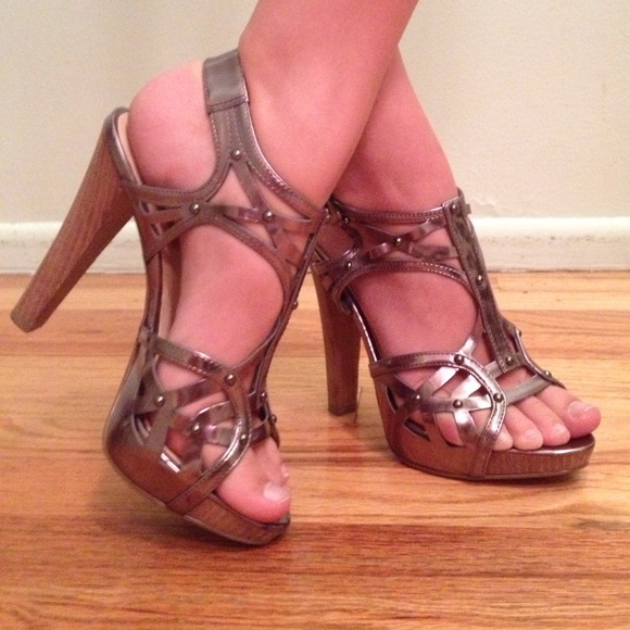 Guess sandals heels size US 5.5