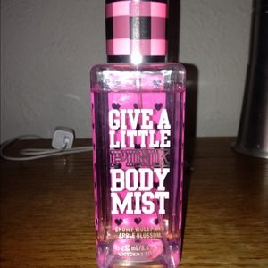 VS Pink body spray
