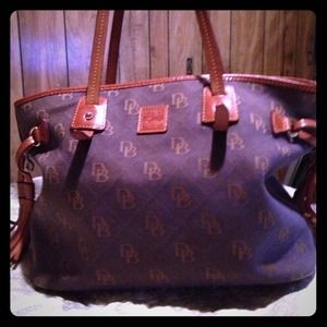 Dooney & Bourke handbag! Reduced!!
