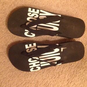 Juicy Black flip flops