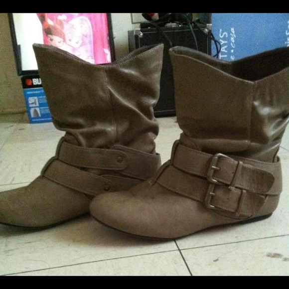 *SOLD on VINTED* Tan Booties/Boots !