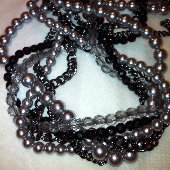 🔴SOLD IN BUNDLE🔴 NWOT Multi chain necklace!!!