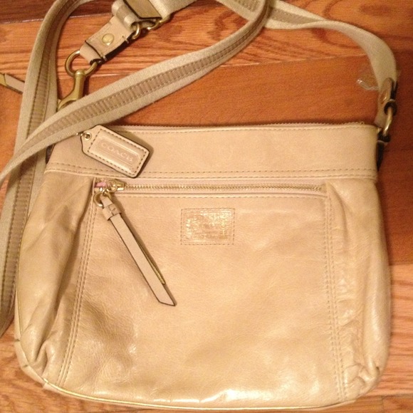 ⭐️RESERVED!⭐️Coach Poppy Crossbody Purse