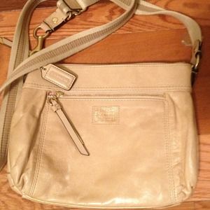 ⭐️RESERVED!⭐️Coach Poppy Crossbody Purse