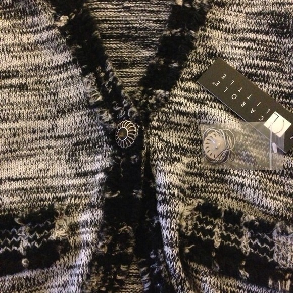 🚫sold🚫Black and white one button cardigan sweate - Picture 3 of 3