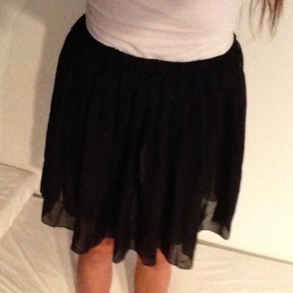 Loose Black Skirt