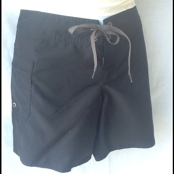 💕💕SOLD💕💕NWOT Patagonia black board shorts