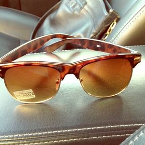 NEW Sun glasses never worn