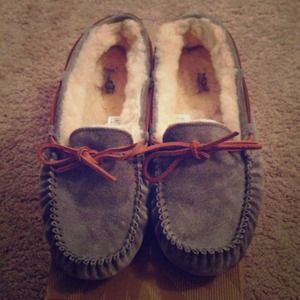 💯% authentic gray ugg moccasins *RESERVED*