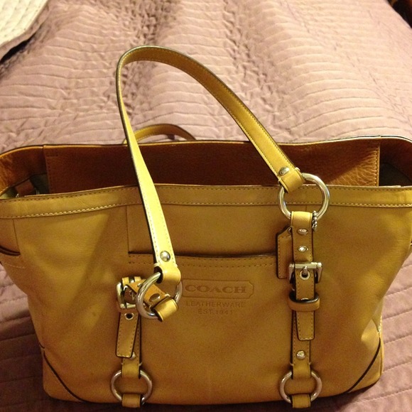 Authentic coach purse😳Reduced❗️👏