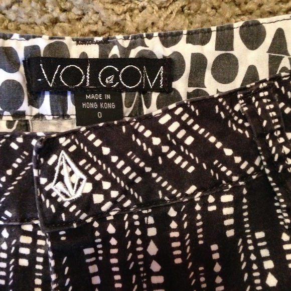 SOLD IN BUNDLE! Volcom shorts! Super cute! - Picture 2 of 2