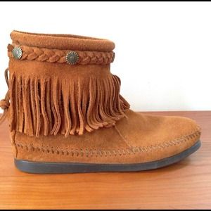 *RESERVED* Minnetonka Suede Fringe Boot
