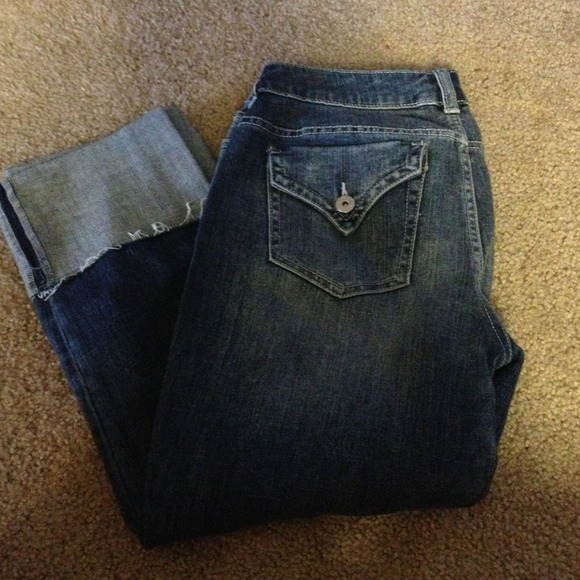 Simply Vera Wang Capris!!