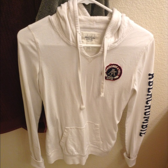 Tight white sweater 🏃SOLD🏃