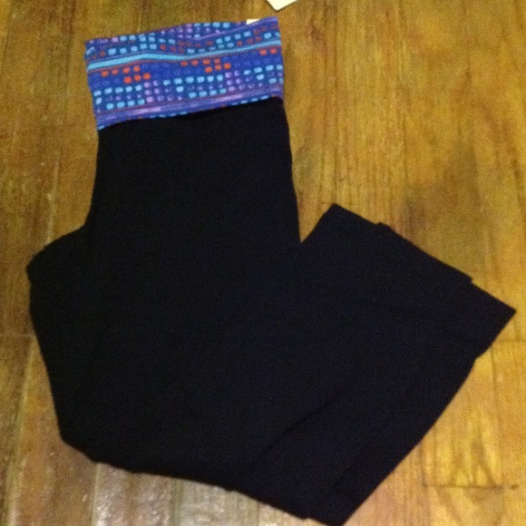 Bundle!!! New !Aerie slim gym crop! Size S - Picture 2 of 3