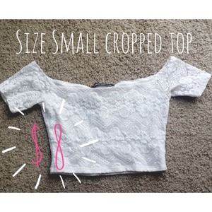 💢Sold💢Lace cropped top Size Small