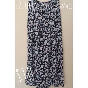 💢Sold💢Forever 21 floral maxi skirt