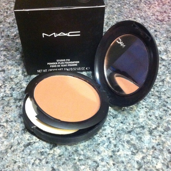 MAC STUDIO FIX + FOUNDATION **NC35-NC30**