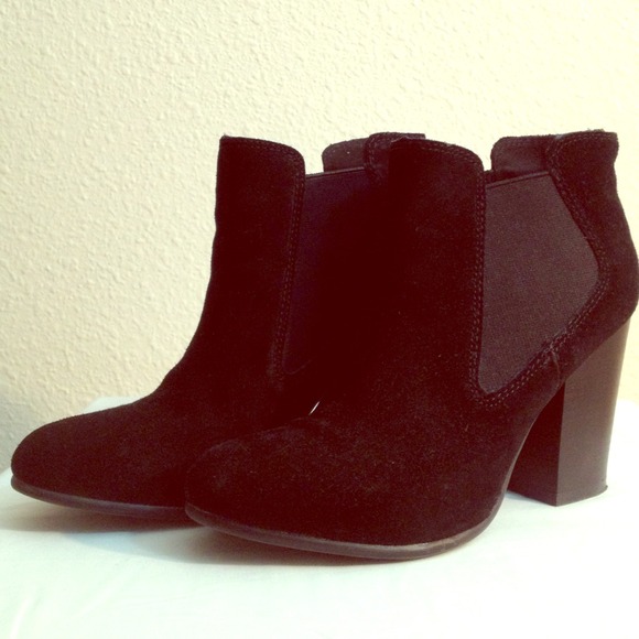 On hold for bettybwhite11 Suede Booties