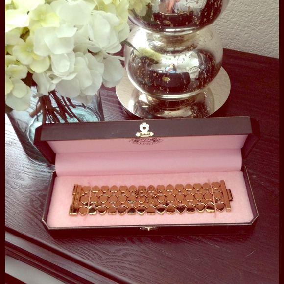 Juicy Couture Gold hearts Bracelet
