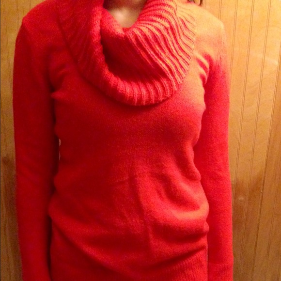 Red long sweater - Picture 3 of 3