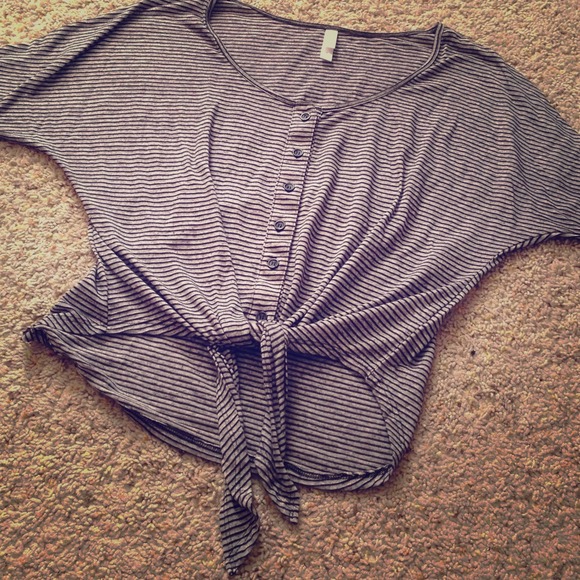 Tie-Front 3/4 Sleeved Top