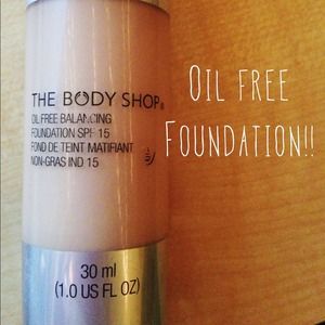 The Body Shop oil free foundation in shade 06!
