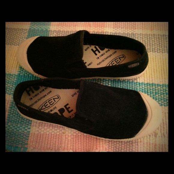 KEEN Black/White Shoes