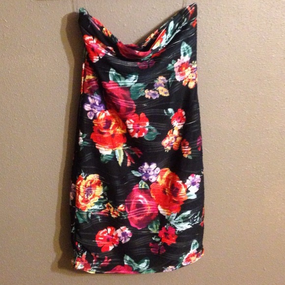 *SOLD* gorgeous Wet seal floral dress NWT! - Picture 1 of 4