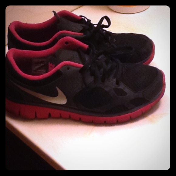Nike flex running shoes