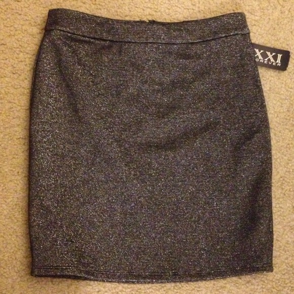 Forever 21 Metallic short skirt (s) brand new - Picture 1 of 4