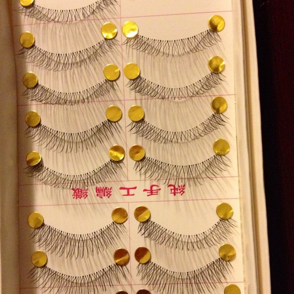 Beauty sample bundle. - Picture 3 of 4