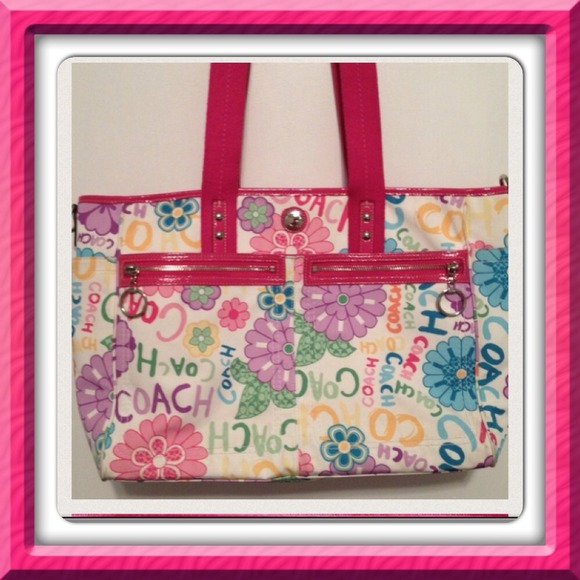Hold....Authentic pink coach diaper bag.. - Picture 2 of 4