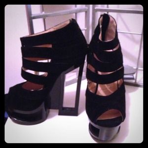 Sexy geometric high heels