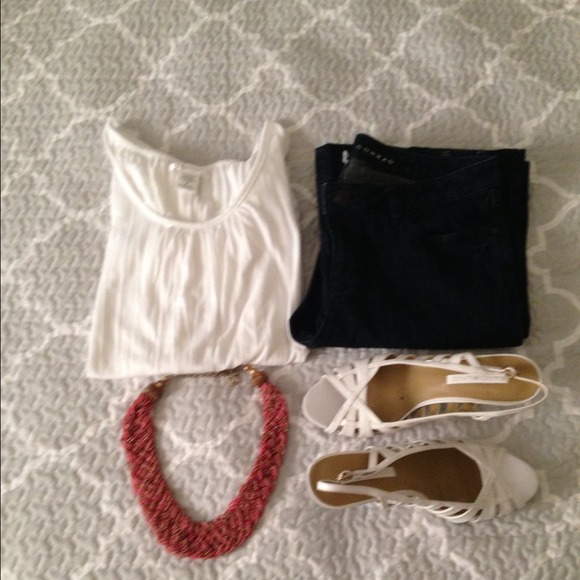 ⭕Sold⭕White top - Picture 1 of 4