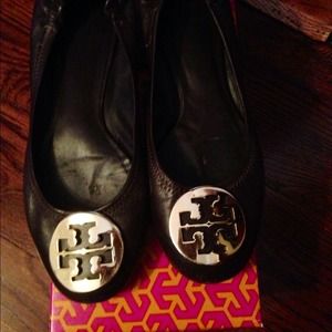 Tory Burch reva ballet flats.