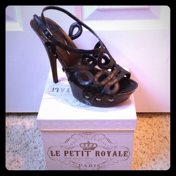 Jessica Simpson heels
