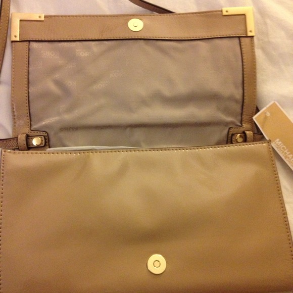 Michael Kors Beverly Leather Oversized Clutch - Picture 3 of 4