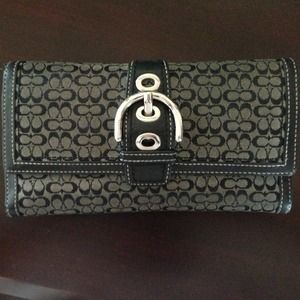 💯% authentic coach signature wallet! ✔PP. 🚫trade