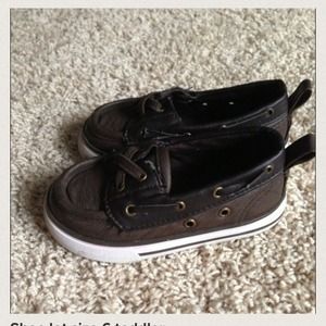 Size 6 boys boat shoes