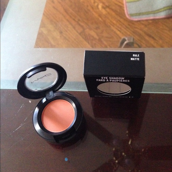 🚫Traded🚫 Authentic Mac "Rule Matte" Eyeshadow
