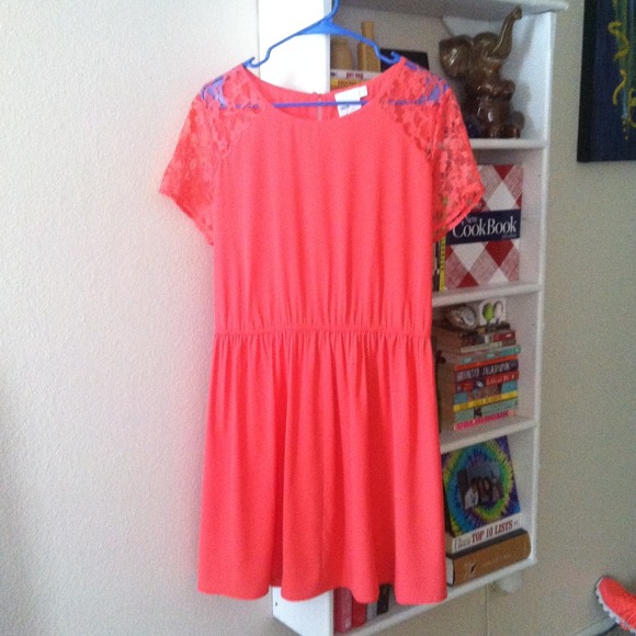 Size 14 coral ASOS curve dress. Never worn.