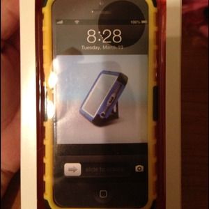 iPhone 5 grip grid case with pop out stand