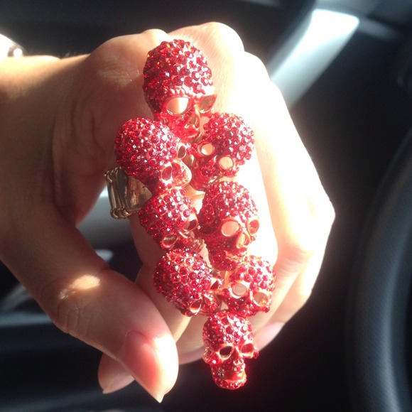 Skulls Red Stretch Free Ring - Picture 4 of 4