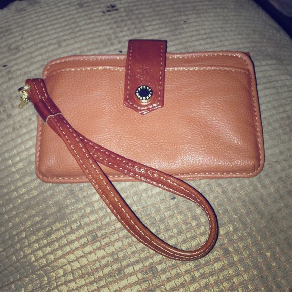 ❌TRADE❌ Steve Madden wristlet with phone slot !