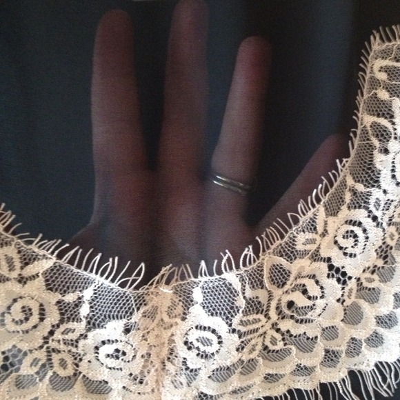 ⛔Sold in bundle⛔Black and lace sheer blouse - Picture 3 of 4